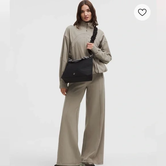 Lululemon Convertible Crossbody- Black - Picture 3 of 11